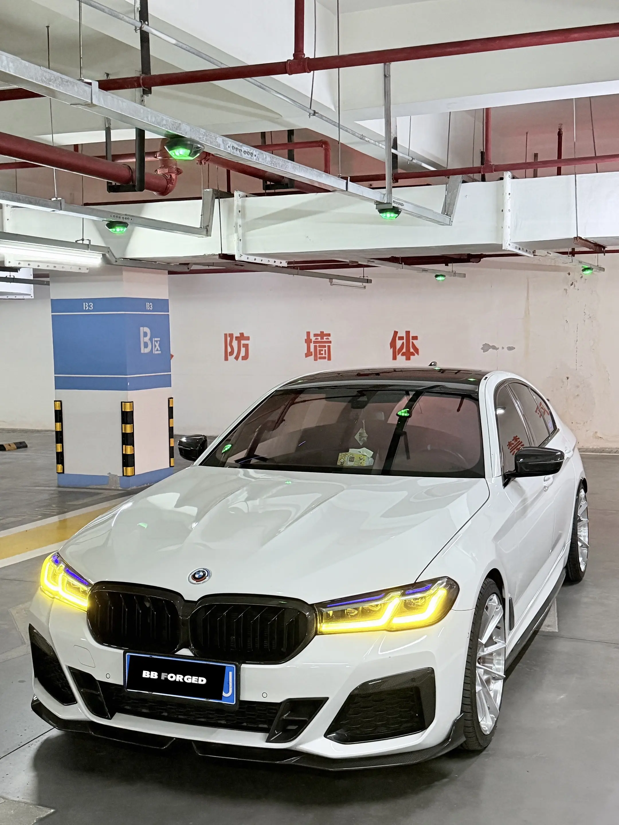 我想看到评论区99台五系的轮毂帅照