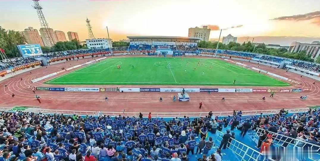 高质量发展看新疆甜在哈密燃在赛场绿茵逐梦，同心聚力！⚽2026首届“同心杯”疆超