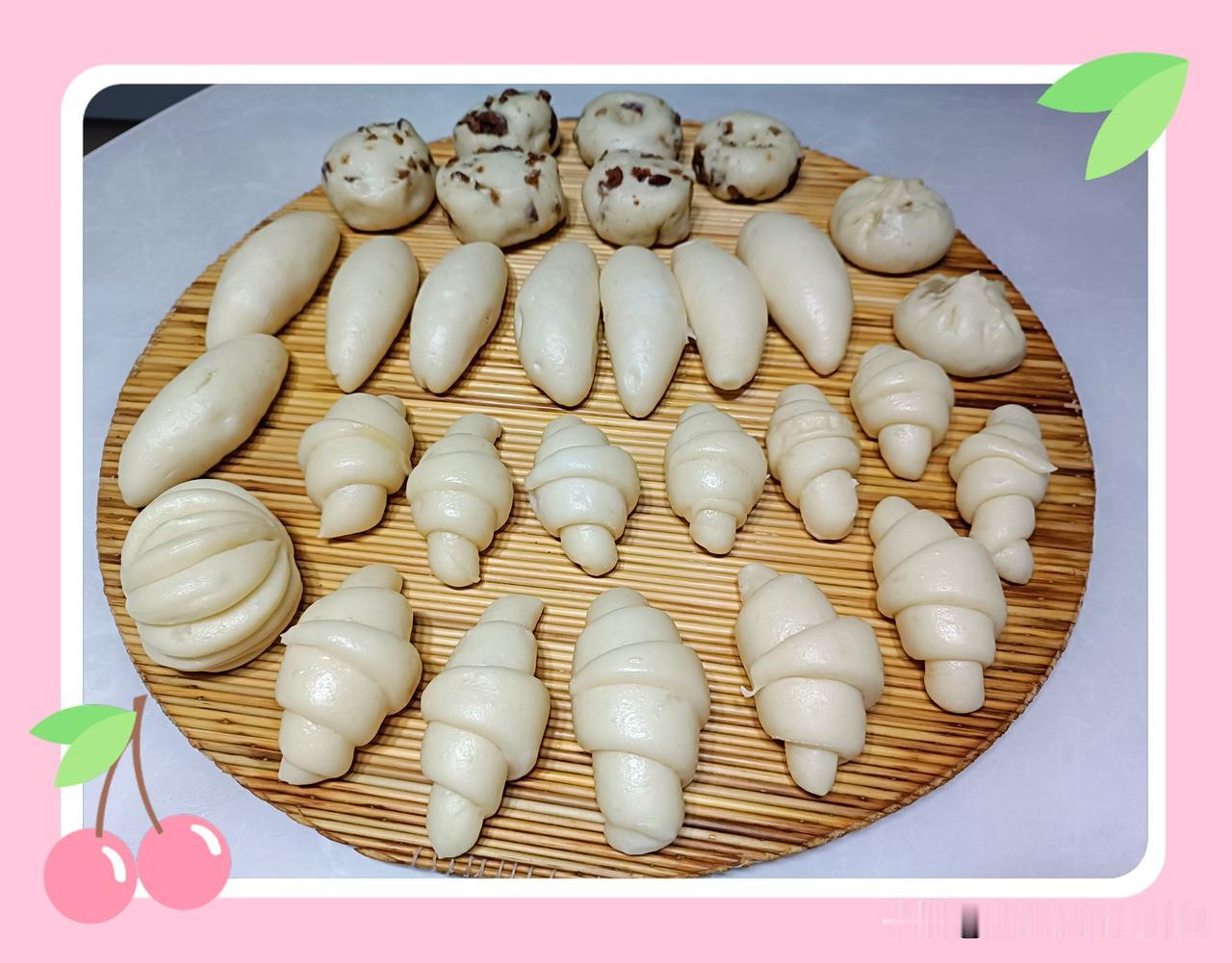 晚上十点，手机亮屏，儿子发来“明天七点吃饭”，没有命令与强制，而是“想吃啥给我留