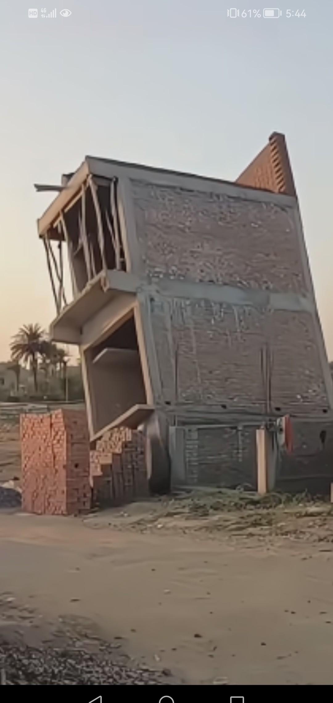 打工28年攒46万，

盖房中途倒塌，

亲戚一句话让人无语。

钱是辛辛苦苦在