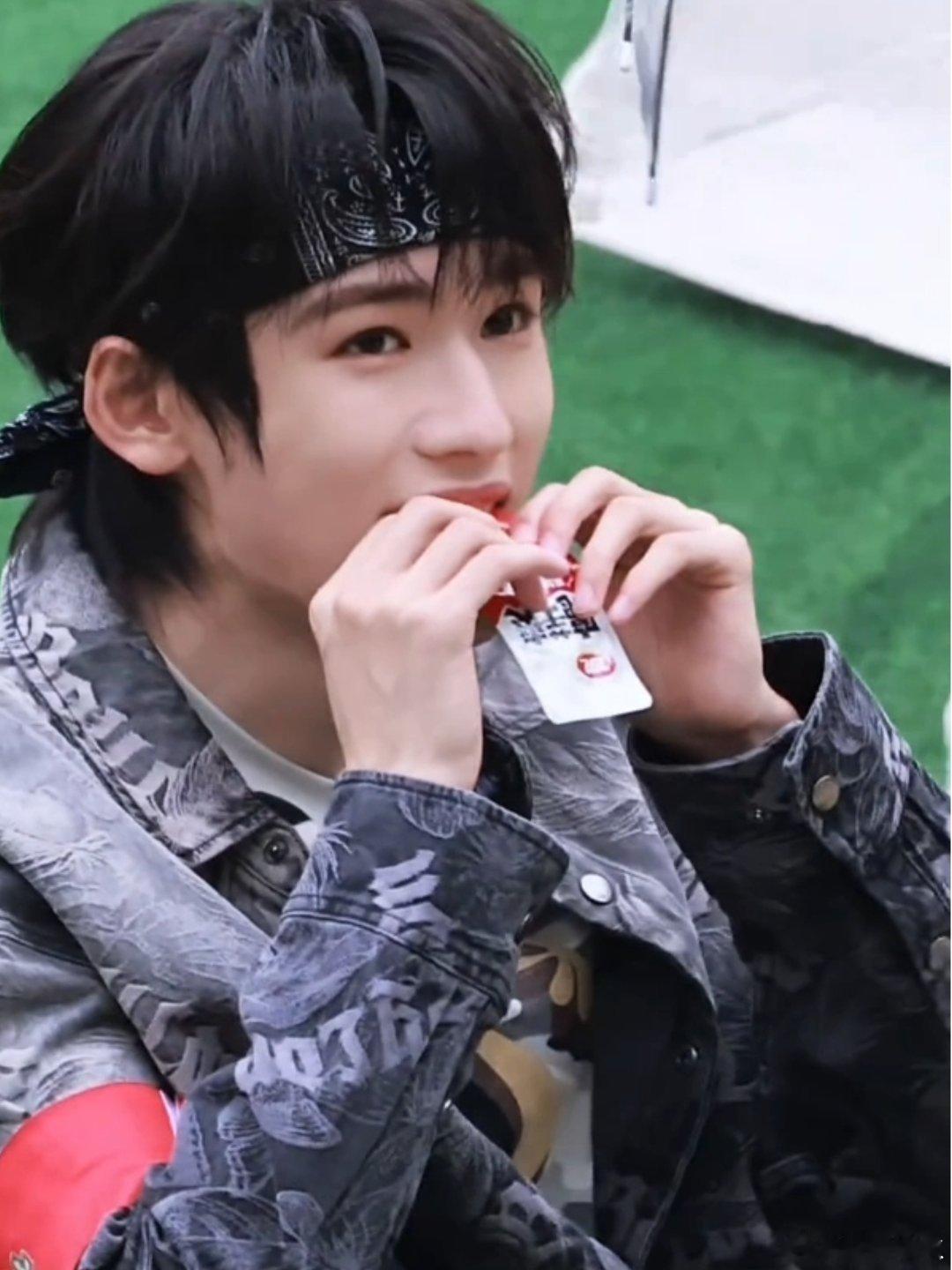 谁还能有时团好哄呢 时代少年团自带治愈buff！性格软萌超好满足，睡醒被打扰不闹