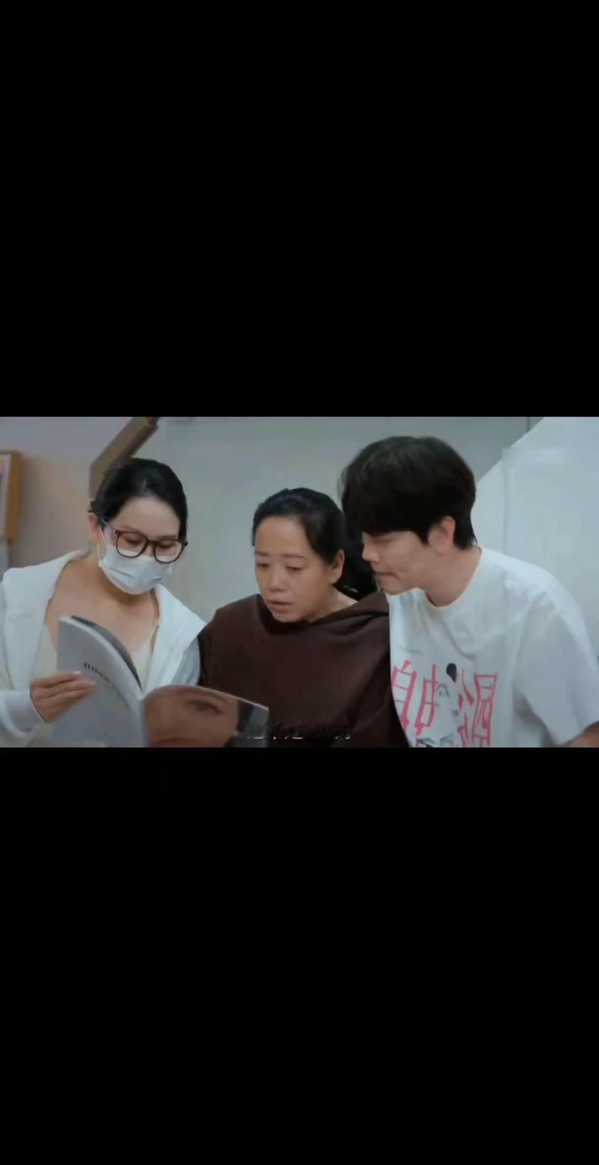 百万网红带妈接200块睫毛，妈妈。破防了！百万网红带妈接200块睫毛，妈妈一句话