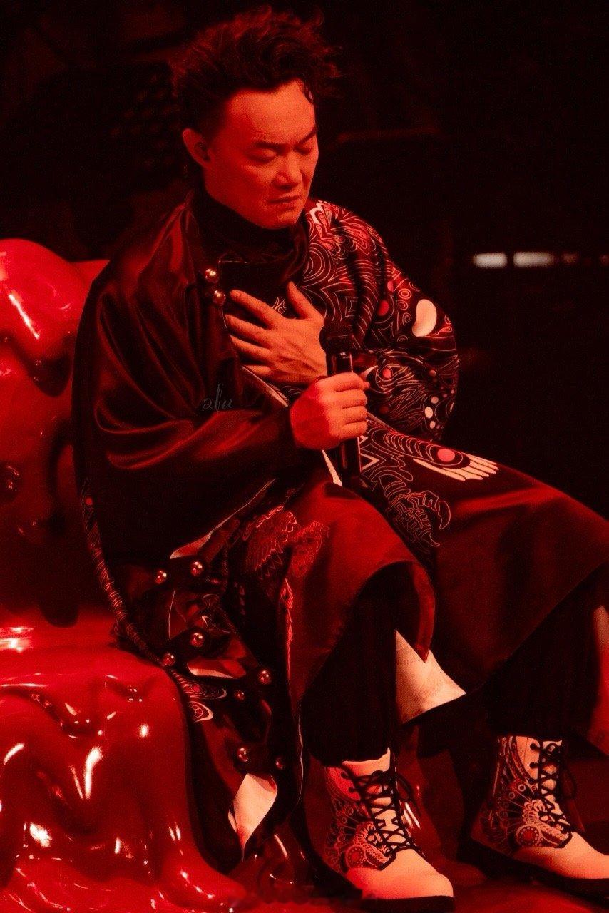陈奕迅海口站预售6场全部售罄 咱就是说陈奕迅也太受欢迎了吧，海口站的六场巡演竟然