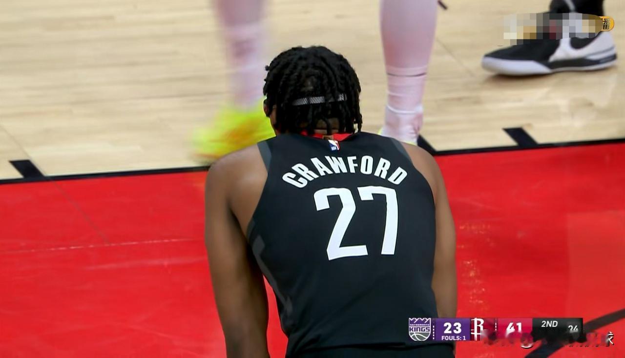 火箭小将克劳福德真是让人眼前一亮！在今天火箭主场以128：97战胜国王的比赛中，