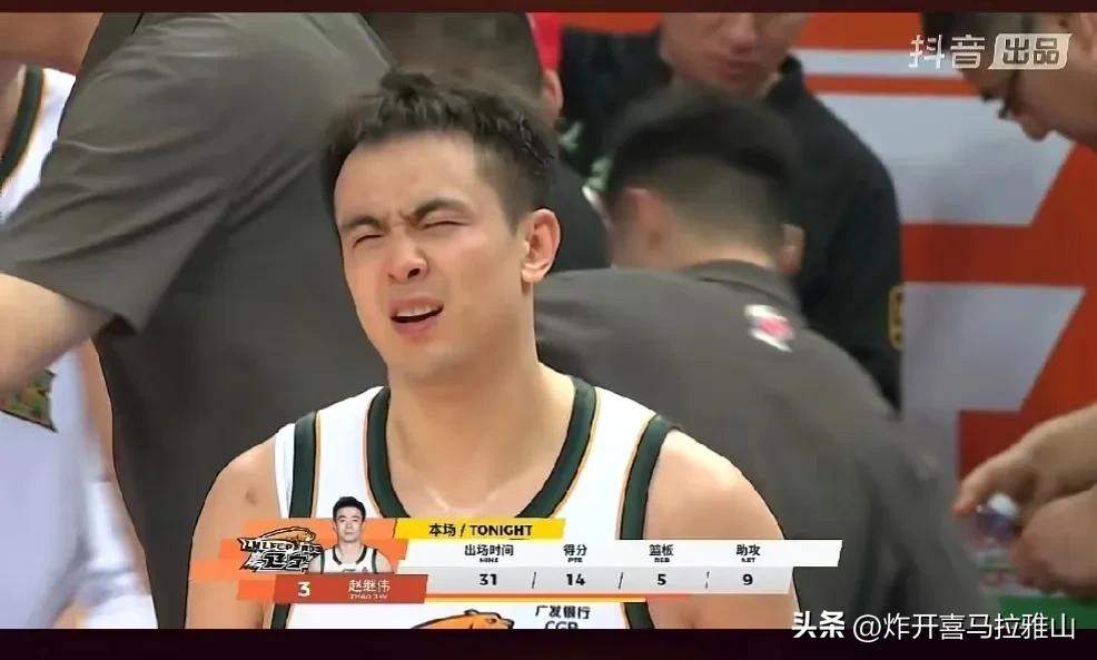 辽宁队客场102-94险胜福建队，让我们看清6个事实。
1、本场比赛乌戈教练对皮