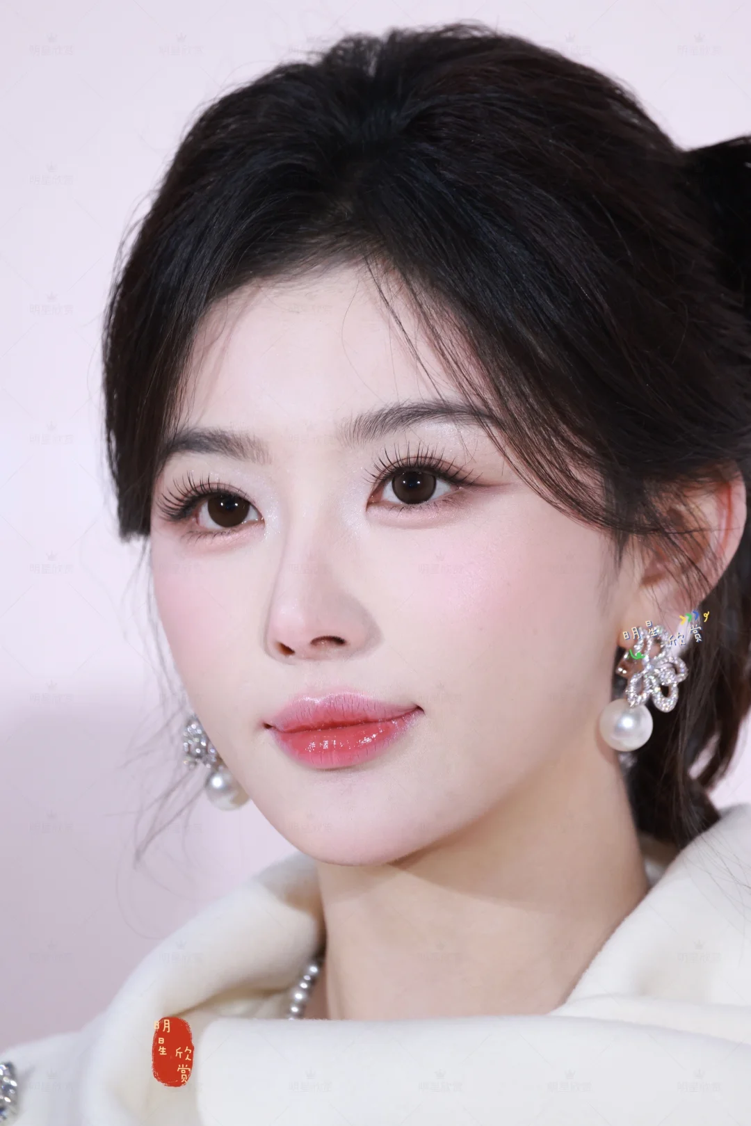 冬日女友孔雪儿上线