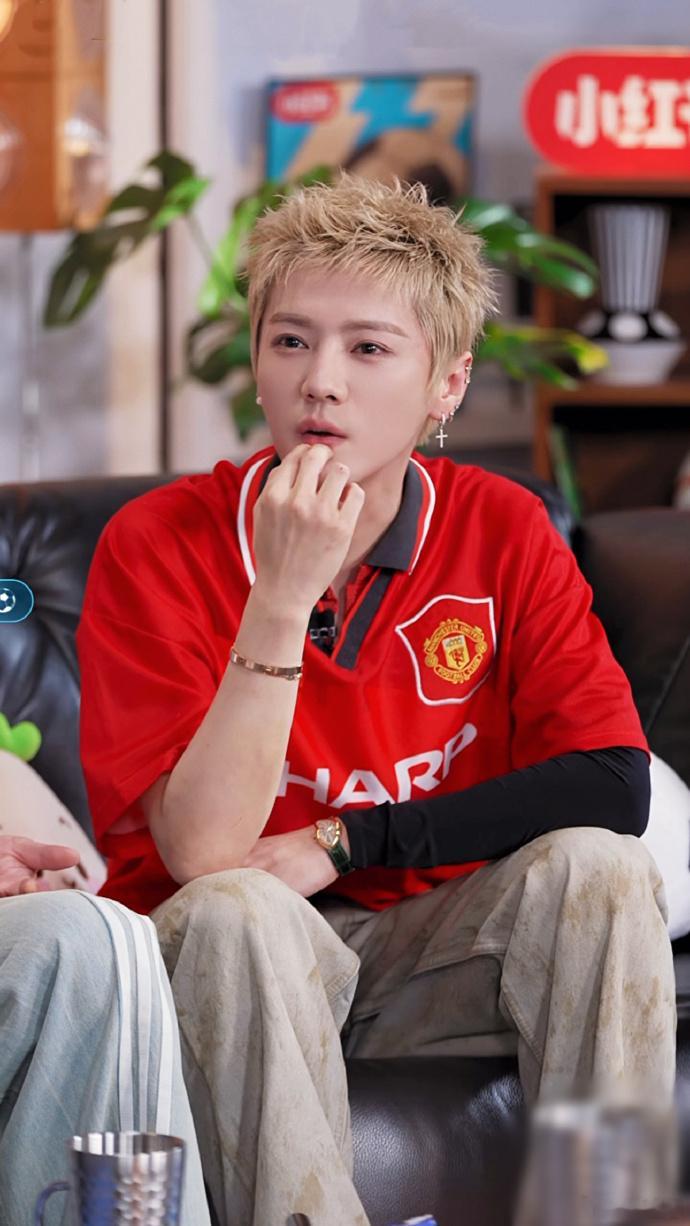 鹿晗预测姆巴佩最有可能拿金靴 鹿晗做客范志毅直播间聊世界杯，金靴话题他最看好姆巴