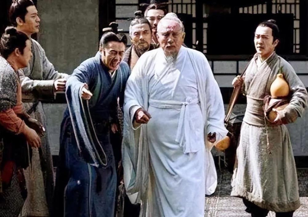 曹操头疼得要命，神医华佗却死活不肯回来救他 这背后到底藏着什么秘密？
说起华佗，