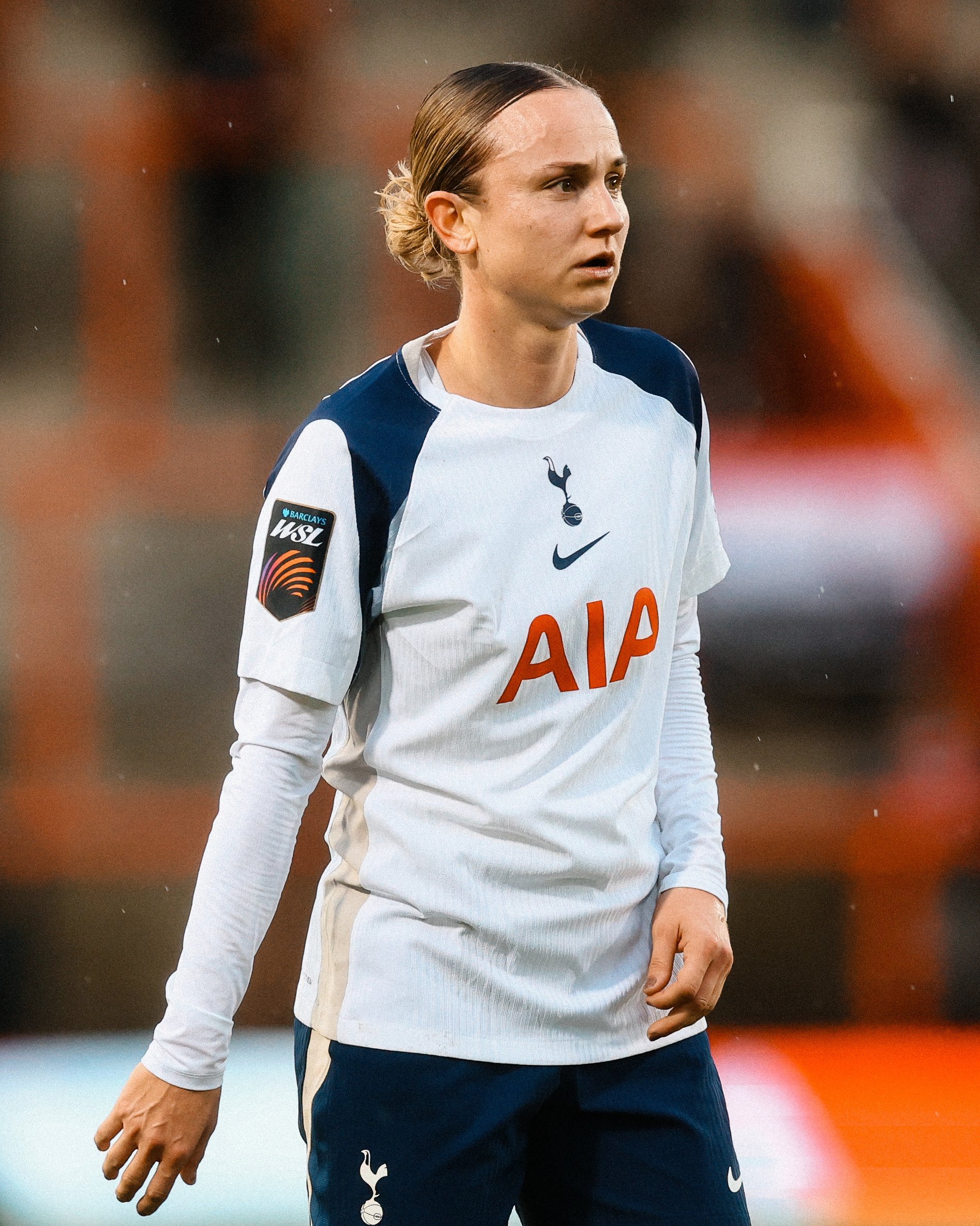 热刺女足前锋玛莎·托马斯租借加盟利物浦，租期至本赛季结束。