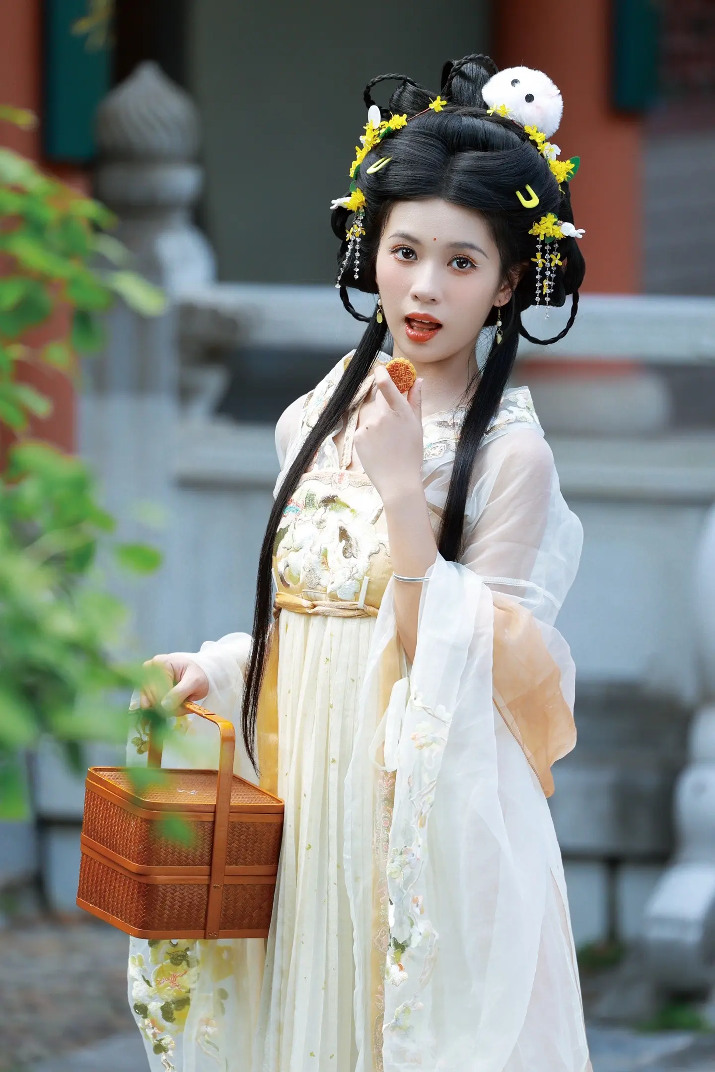 良辰美景，玉兔🐇降临。中秋玉兔汉服