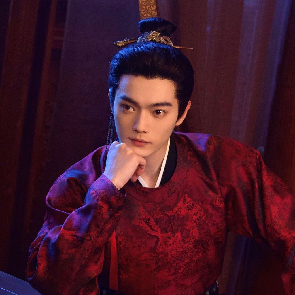 听劝就是好的，头像调亮了[来抱抱] 既然你们是会调亮的[来抱抱]剧宣物料也不要黑