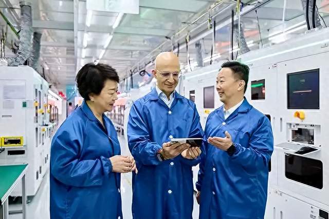 外迁3年、印度冲到25%！苹果最贵iPhone却只在中国造：到底怕什么