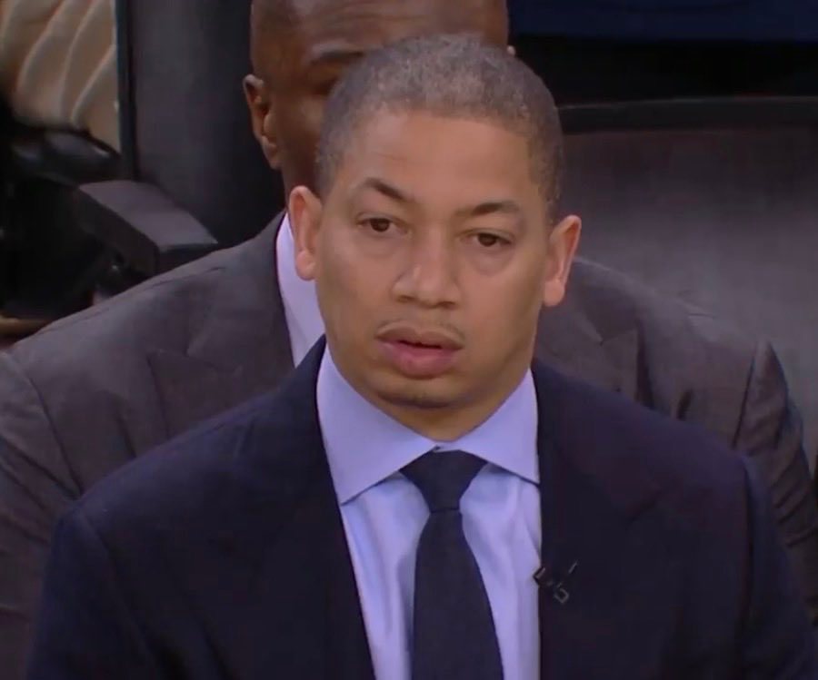 快船是近8个赛季第一支单场得分不到80分，且助攻数不超10次的球队。今天他们全场