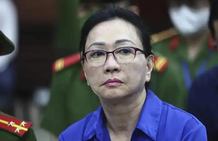 2024年，法庭判决死刑的那一刻，她没有低头求情，而是提出条件：愿意拿出200万