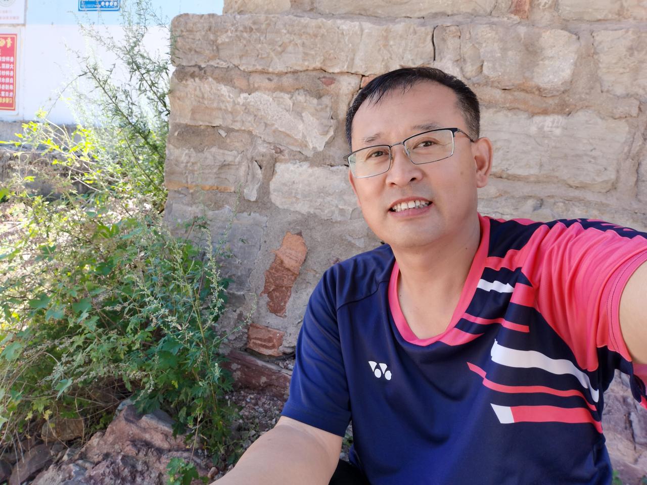 戒烟之难，难于上青天

1、能上瘾的都不好戒，香烟仅次于毒品。
烟民中，近八九成