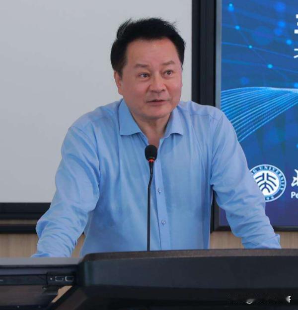 谢晓亮，北京大学超级学霸，美国高校天才博士，哈佛大学终身讲席教授，北大李兆基讲席
