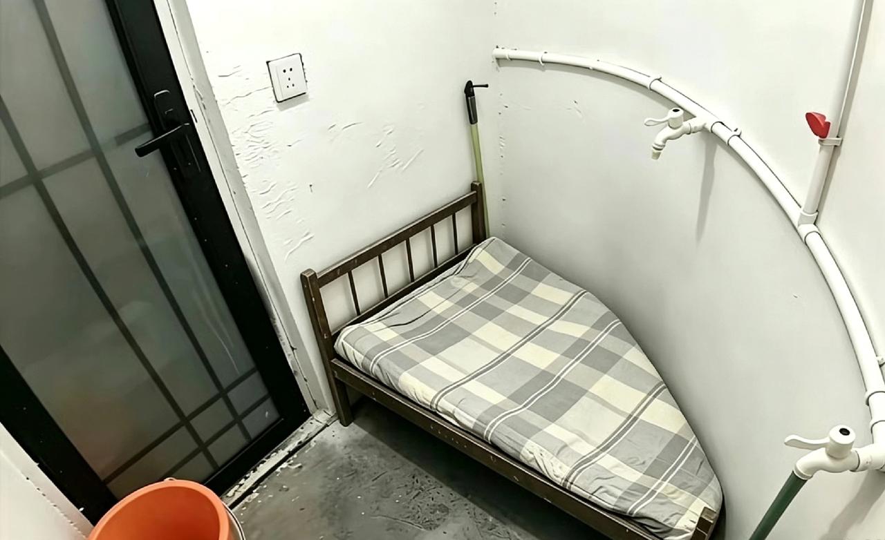 上海汤臣一品地段这样的房子，每月租金200元，会有人租吗？感觉不好租，有点贵了。