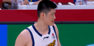 胡金秋太不容易了！

大秋一直兢兢业业，在场上努力做好自己的事情。

今晚广厦客