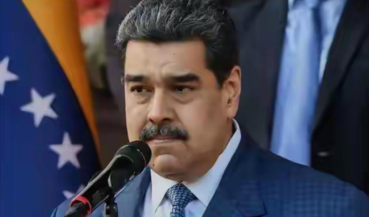 美国不经联合国私自把他国总统抓到美国就是犯法。

老美做梦都没想到，费尽心机把人