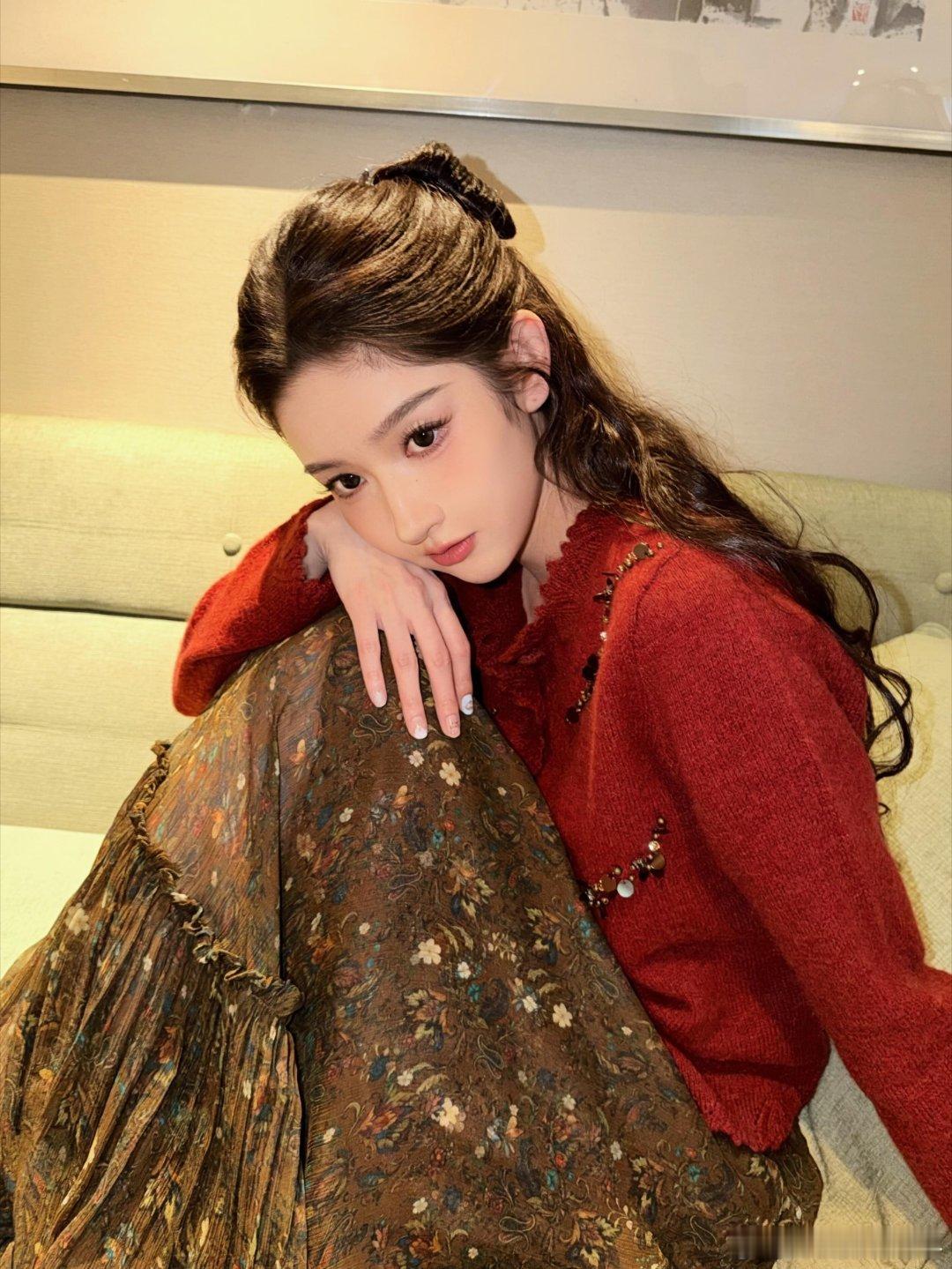 王玉雯把卧蚕p淡继上次被吐槽卧蚕太夸张后，王玉雯最新照片把卧蚕p淡了，就喜欢这种