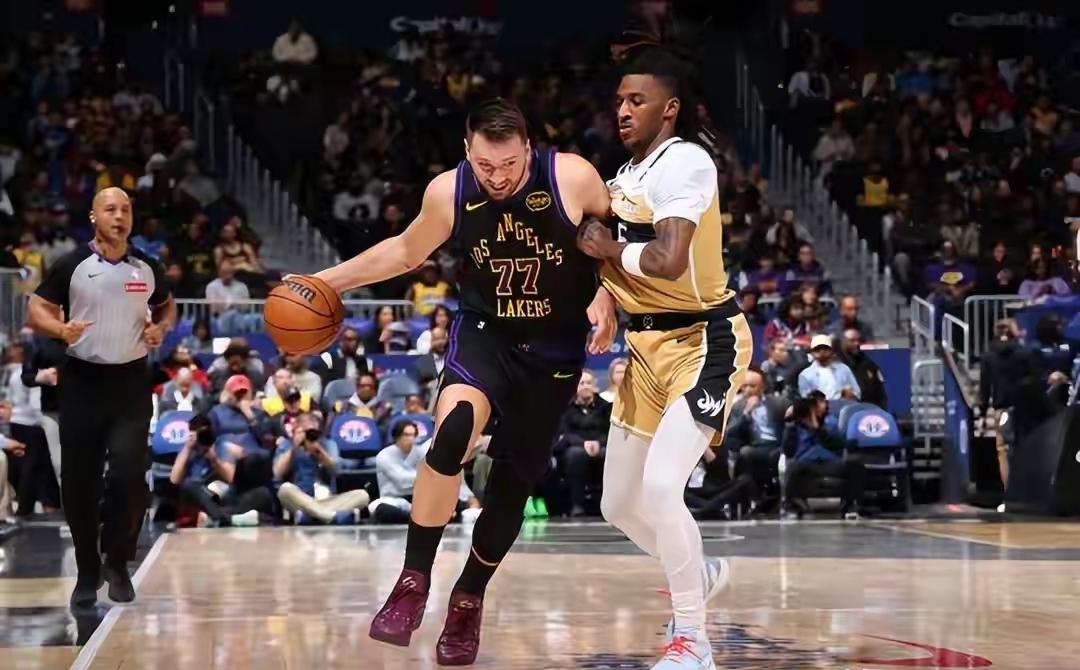 湖人全员得分，轻取奇才
东契奇半场拿下三双，软蛋中锋砍下两双，詹姆斯父子合计砍下