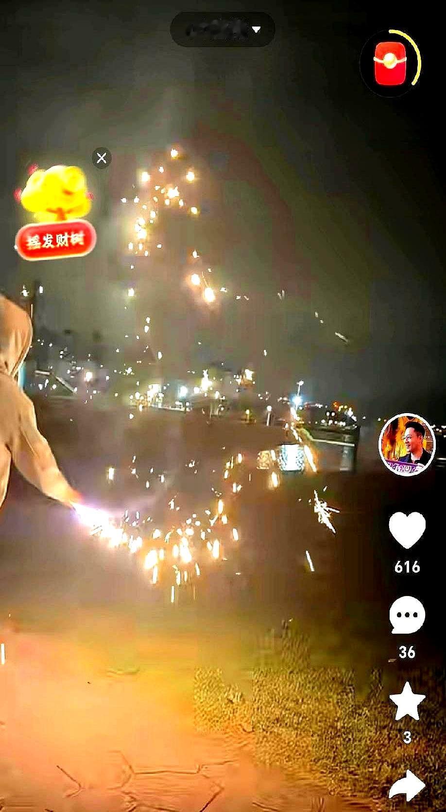 仙女棒火星直戳后妈9个月孕肚！汪小菲女儿闯大祸，现场空气凝固三秒。
 
谁都以为