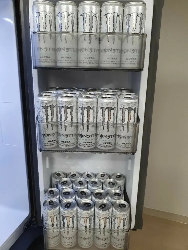 魔爪Moster运动饮料清货。一瓶只要三块多