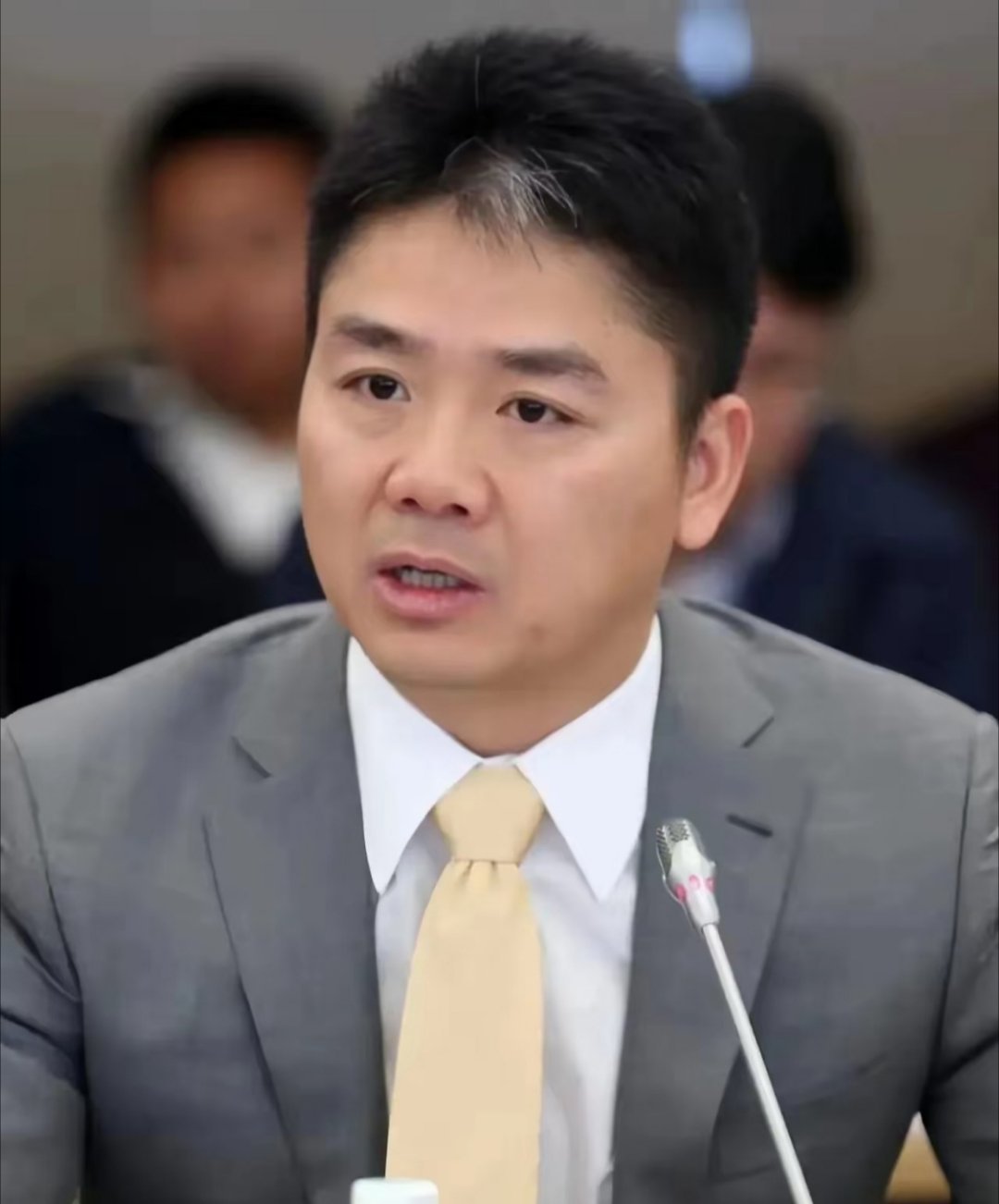 东哥这次真敢干，公开立目标冲份额，就是想把外卖行业做规范。少赚利润多让利，商家压