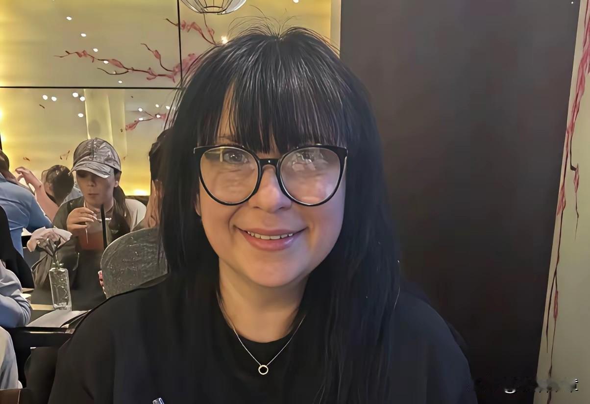 阿光女儿回北京了，跨国亲情真暖心

说的是阿光家的事儿，孩子们从瑞典回来了，大女