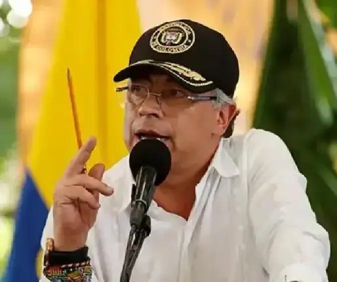 快讯！快讯！
 
特朗普突然宣布了
 
近日在美国的一档采访中，特朗普点名说哥伦