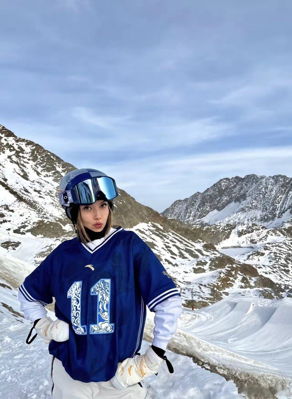 谷爱凌晒金牌打脸外媒最近，米兰冬奥会赛场外的一幕，比夺金更让人解气！谷爱凌在赛场