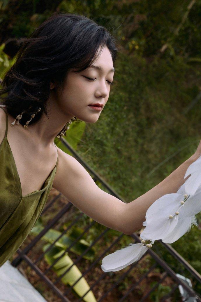 希林娜依高官宣签约索尼恭喜希林娜依高官宣签约索尼！新征程开启，狠狠期待更多优质音