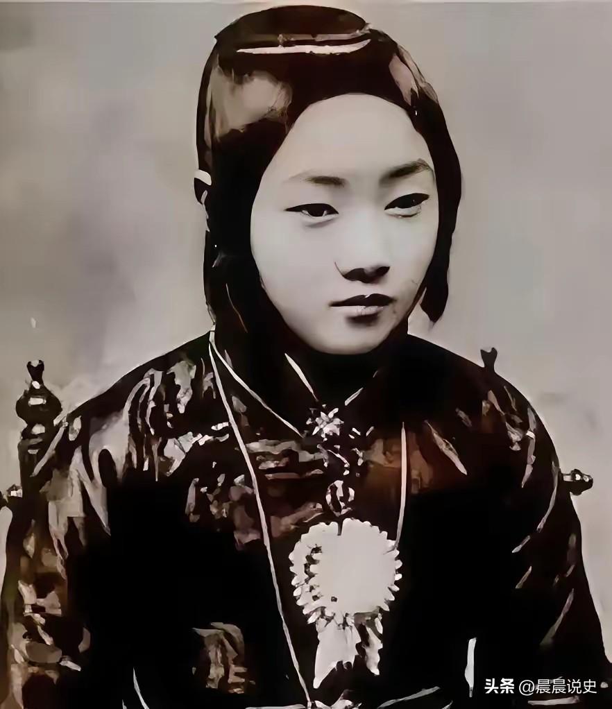 贿选下野后众叛亲离，唯有19岁女子守他余生，这才是乱世真风骨
 
大总统曹锟61