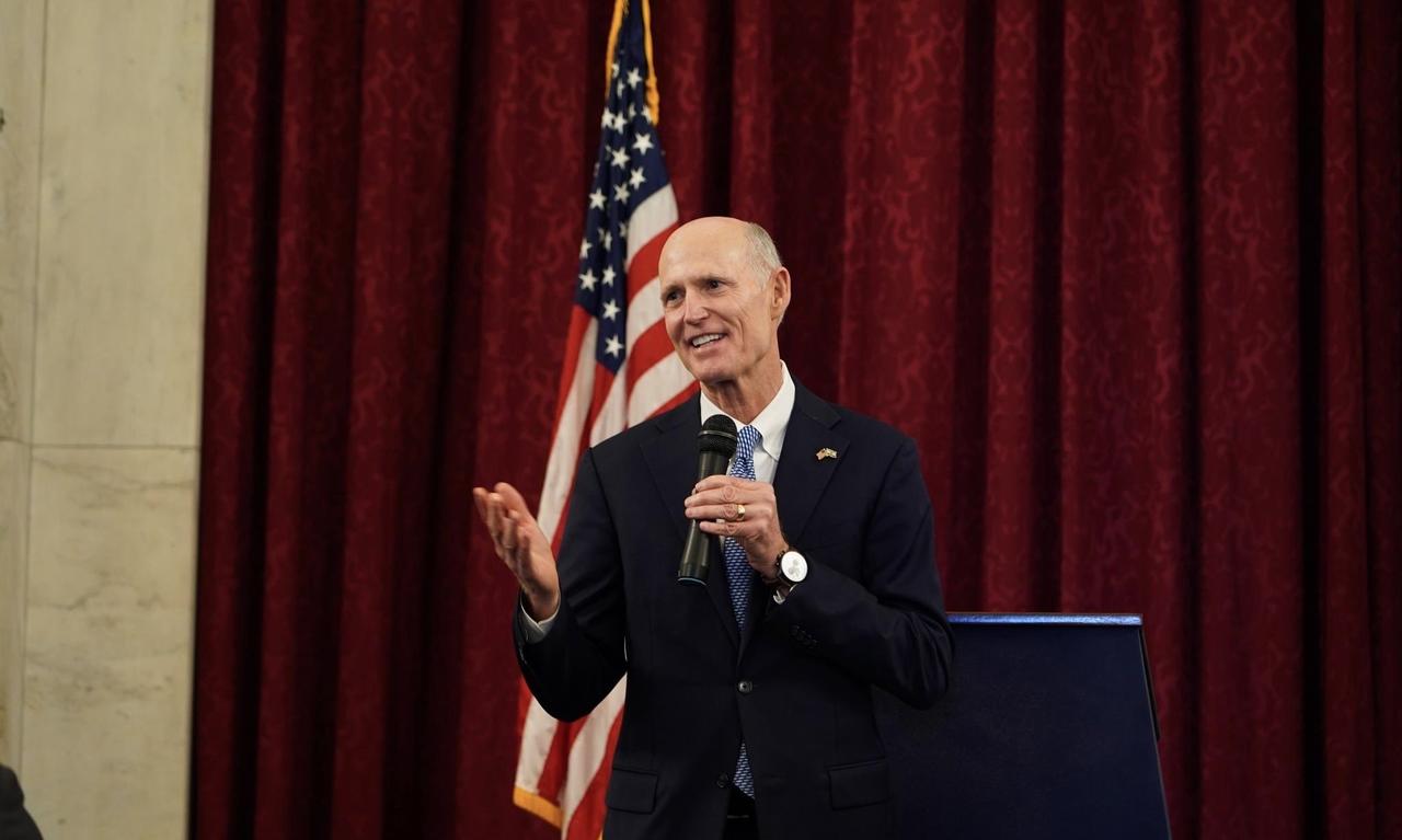 “只要能让中国经济崩塌，就算霍尔木兹海峡彻底封锁、全球油价涨到天上去，对我而言都