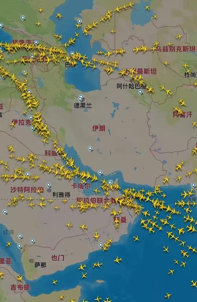 伊朗空域，已净空。
一晚上了，还没有恢复......
而，与此同时，在夏威夷上空