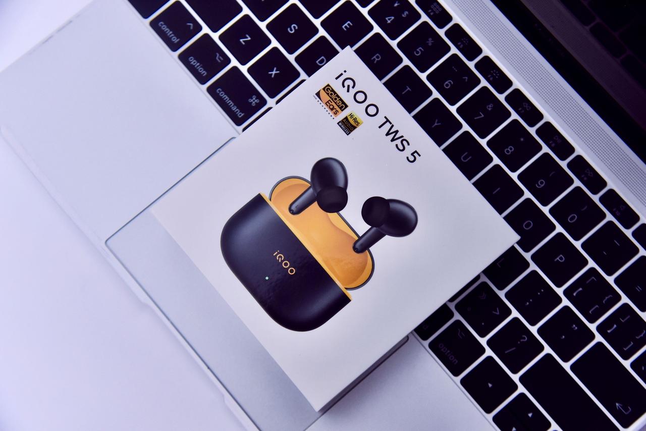 500元以内的主动降噪耳机，不得不说的就是iQOO TWS 5，这是iQOO最新