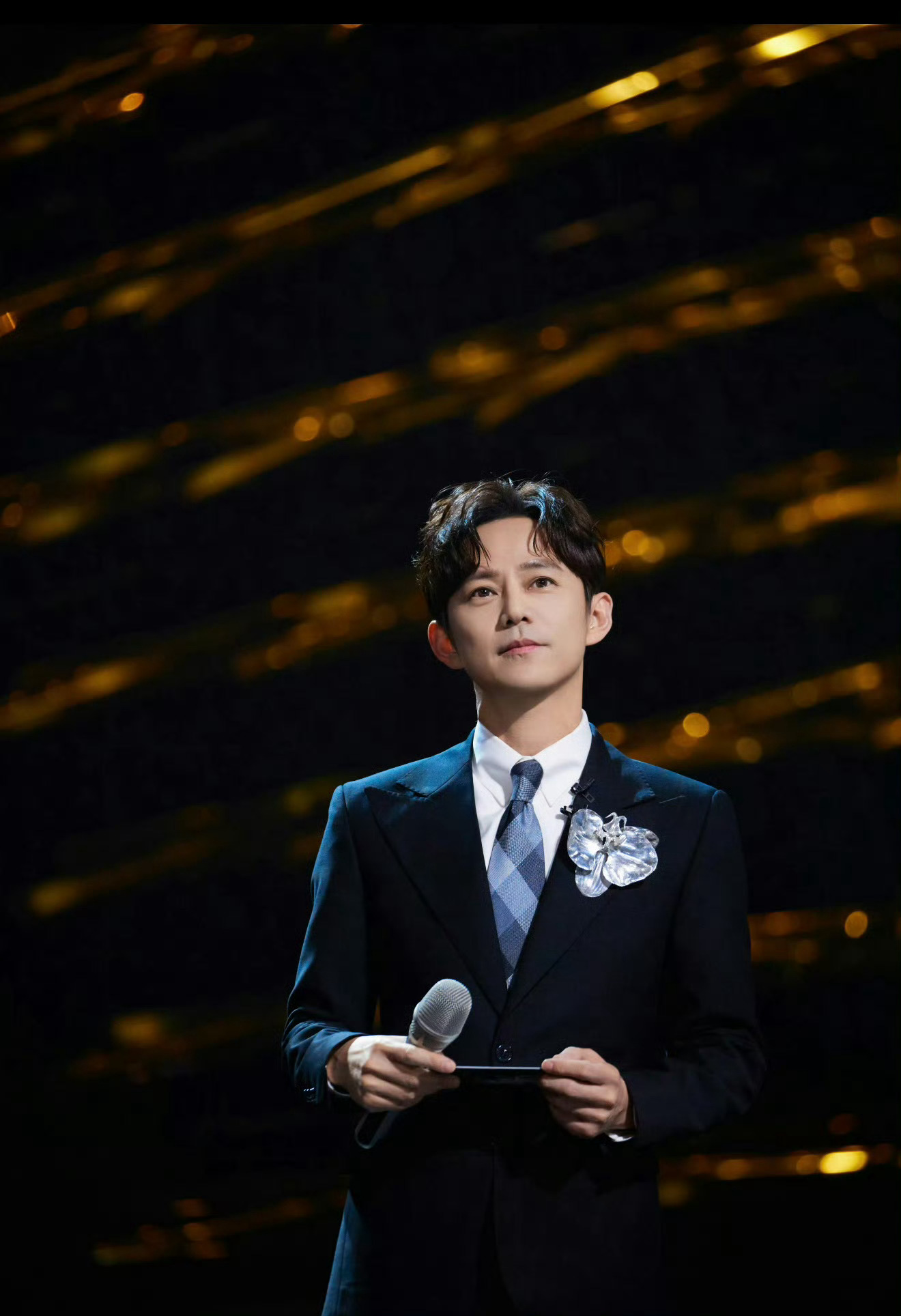 何炅全年满档全年满档的行程 何老师真的太辛苦了