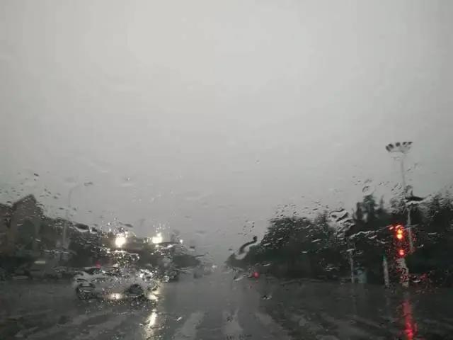 截止到7月7日早上7点，即墨区的这场降雨平均降雨量为15毫米，最大降雨量出现在田