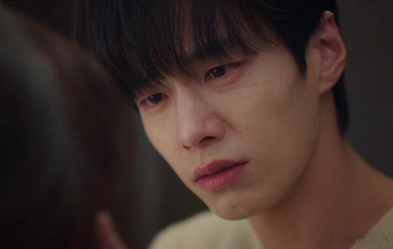 亲密关系第一名就是面对面掉眼泪别人谈恋爱甜甜蜜蜜，朝朝暮暮谈恋爱又亲又哭，这才是