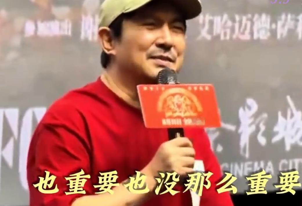 沈腾回应0影帝沈腾已经无咖可升 “喜剧大神”沈腾在路演《欢迎来龙餐馆》时，地下粉