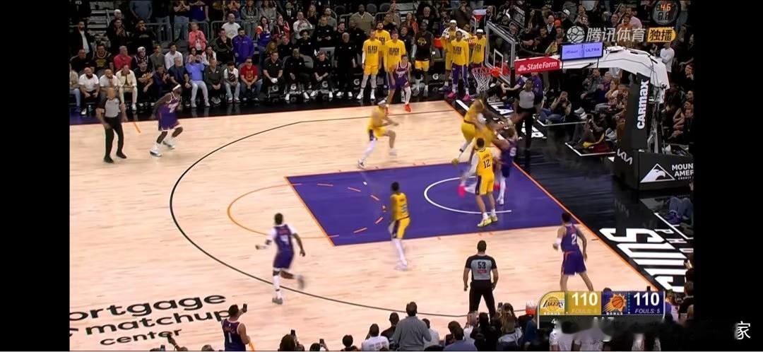 湖人三连败，问题出在哪里？契奇空砍41+8+8
  太阳主场113:110险胜湖