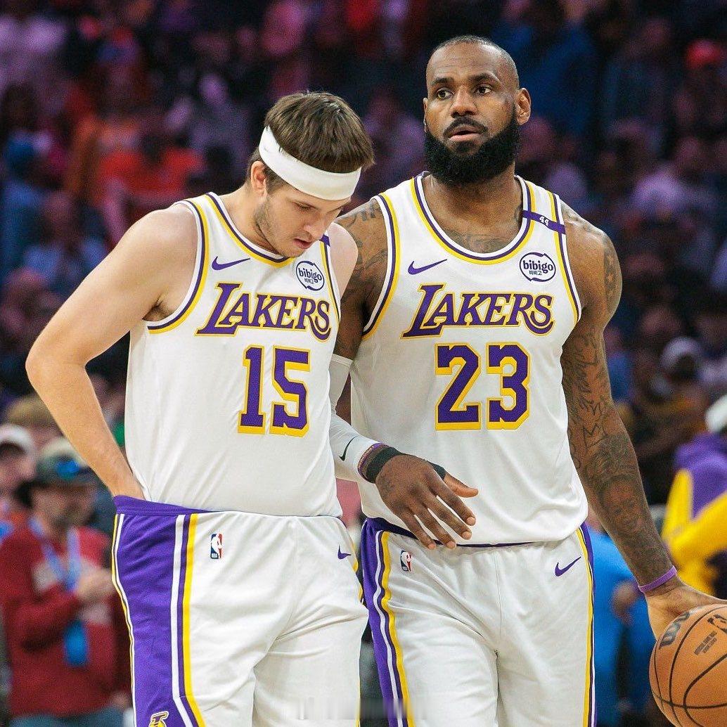 ESPN记者温霍斯特消息：勒布朗·詹姆斯大概率需要观望湖人在自由球员市场的操作，