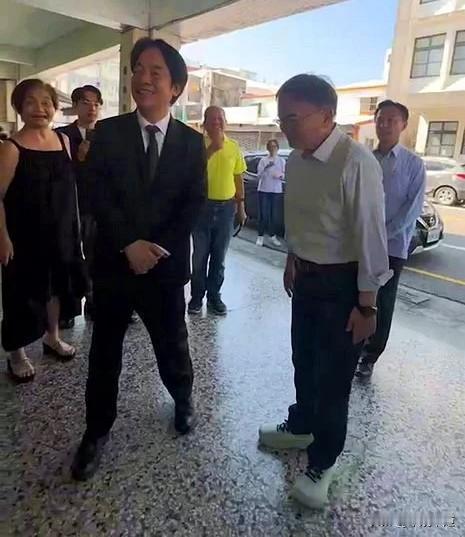 民进党前立委刘櫂豪原本有意再选台东县长，在蔡英文协调后退出，并出马担任民进党台东