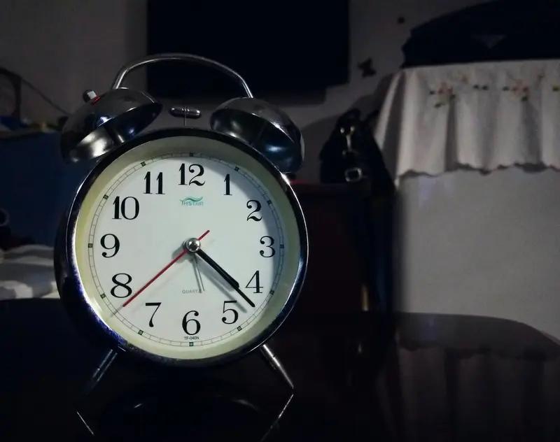 “半夜醒来不要看时间”上热搜！不少表示：一旦看了时间，接下来几天往往会在同一时刻