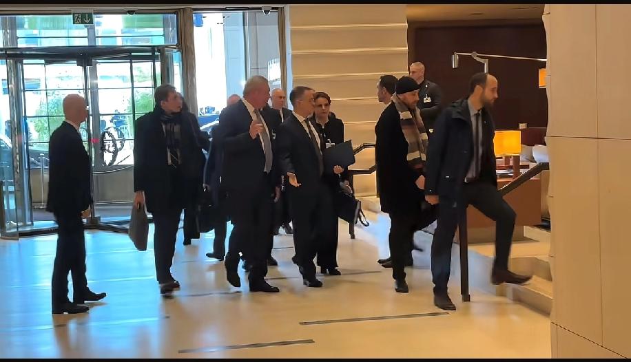 美俄乌三方闭门会谈无果后，泽连斯基准备将战争再延长三年！
虽然这次的日内瓦的会谈