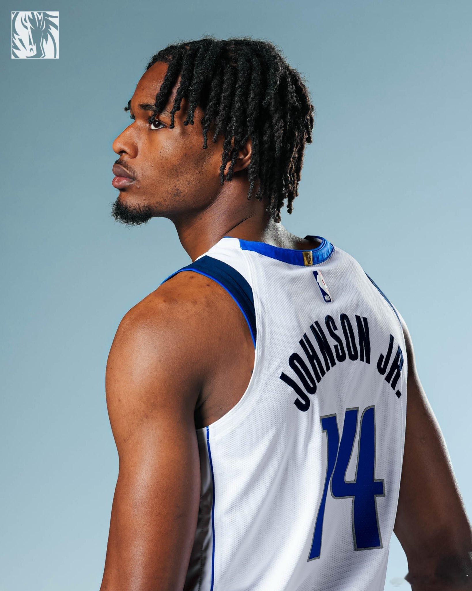 MFFL 小莫雷兹·约翰逊的定妆照。2026NBA选秀迪班萨当选NBA状元202