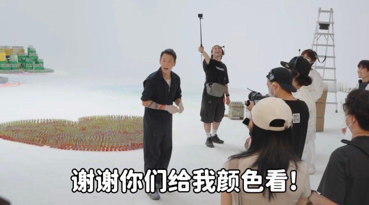 陶喆 谢谢你们给我颜色看 陶喆脑袋瓜里到底有多少冷笑话[笑cry]跟他聊天一定老