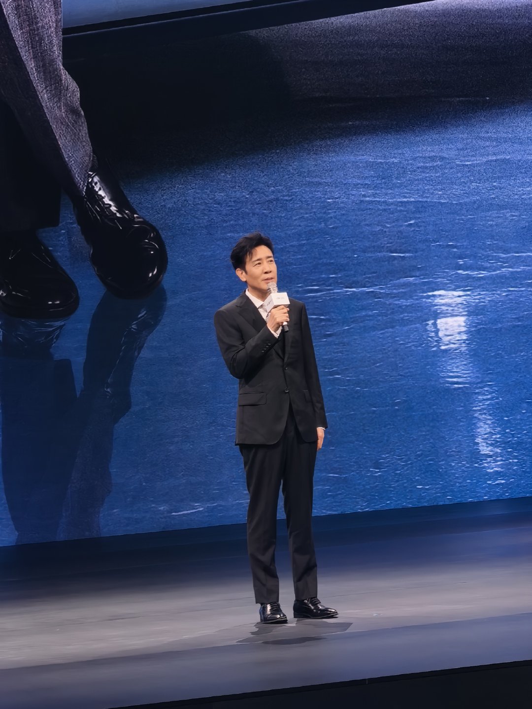 问界M9 又见到了一个明星于和伟，想问他《三体2》拍好了吗？问界m9