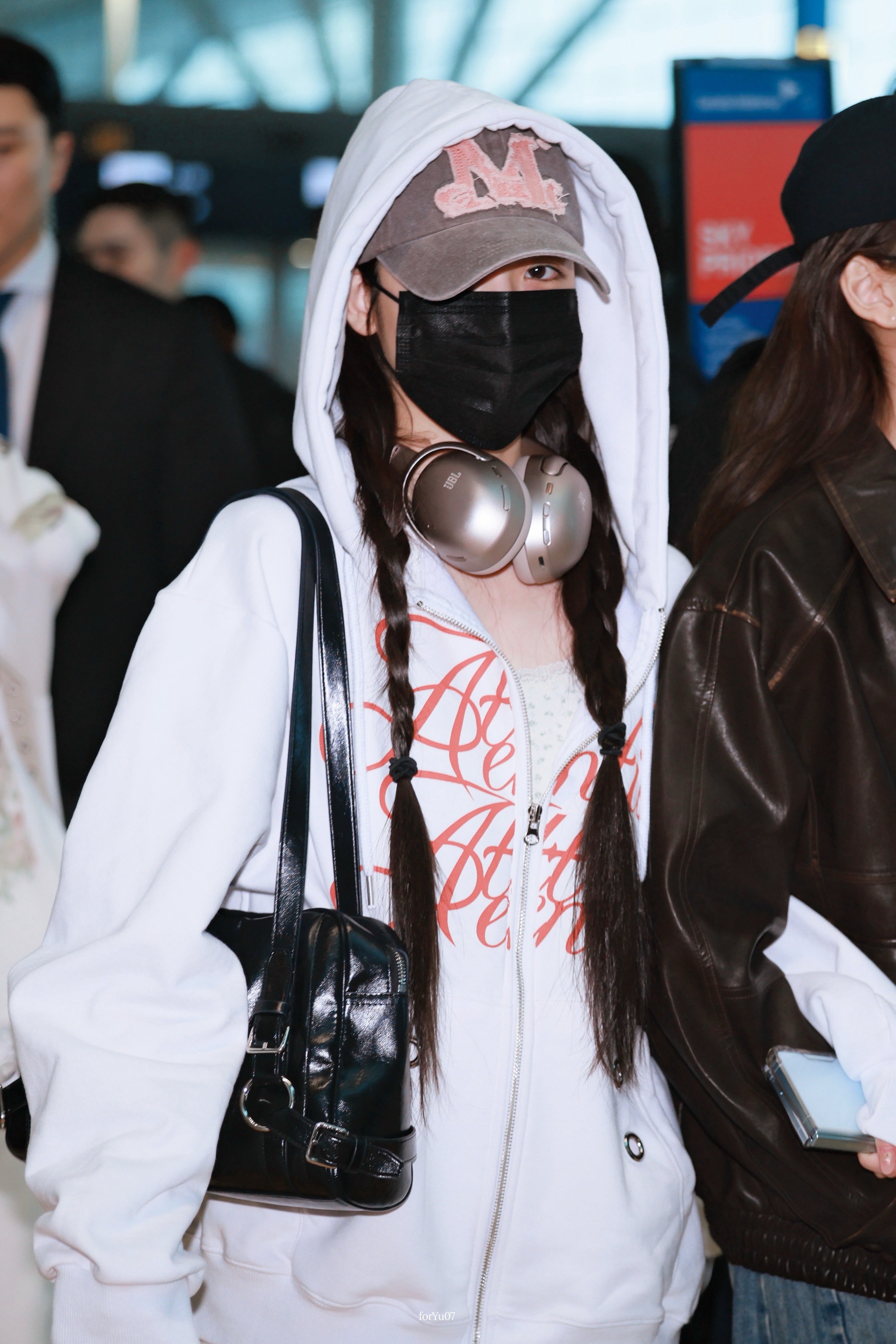 ICN🛫眼睛肿肿的马尾辫🐰./