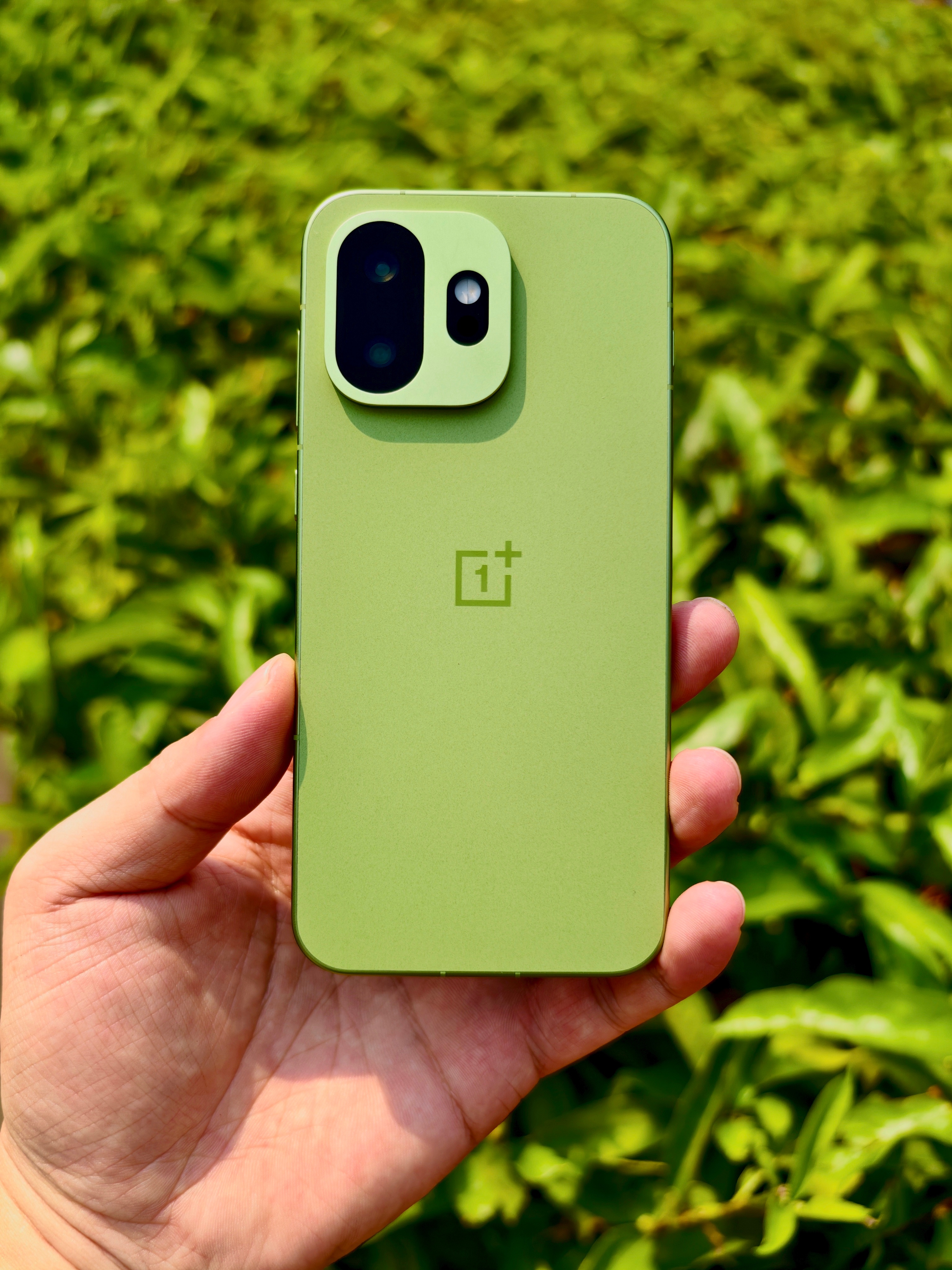 安兔兔Android旗舰手机性能排行一加15T作为旗舰榜单中唯一的小屏选手，手机